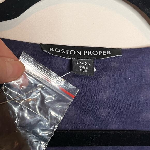 NWOT BOSTON PROPER Navy and White Eyelet Beaded Embellished Tunic Top Size XS - Picture 4 of 7